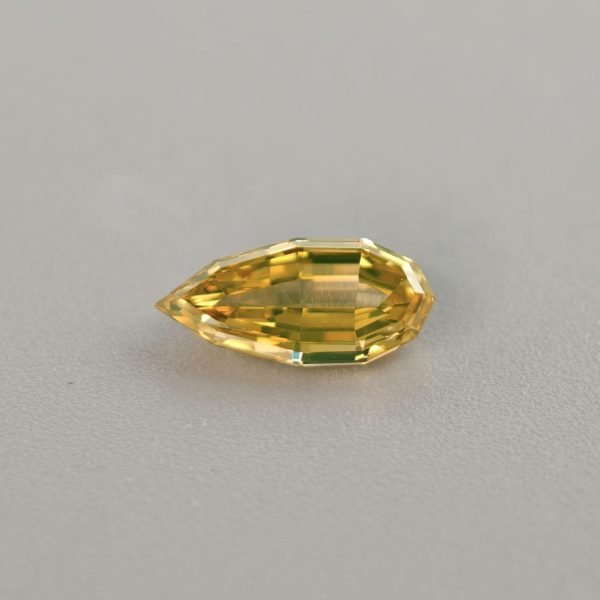 Diamante Fancy Intense Giallo - 0.79 ct