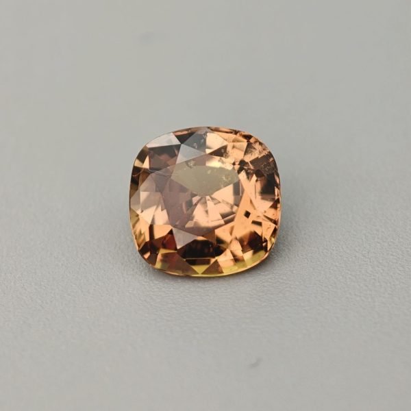 zaffiro non scaldato cambio di colore 2.01 ct